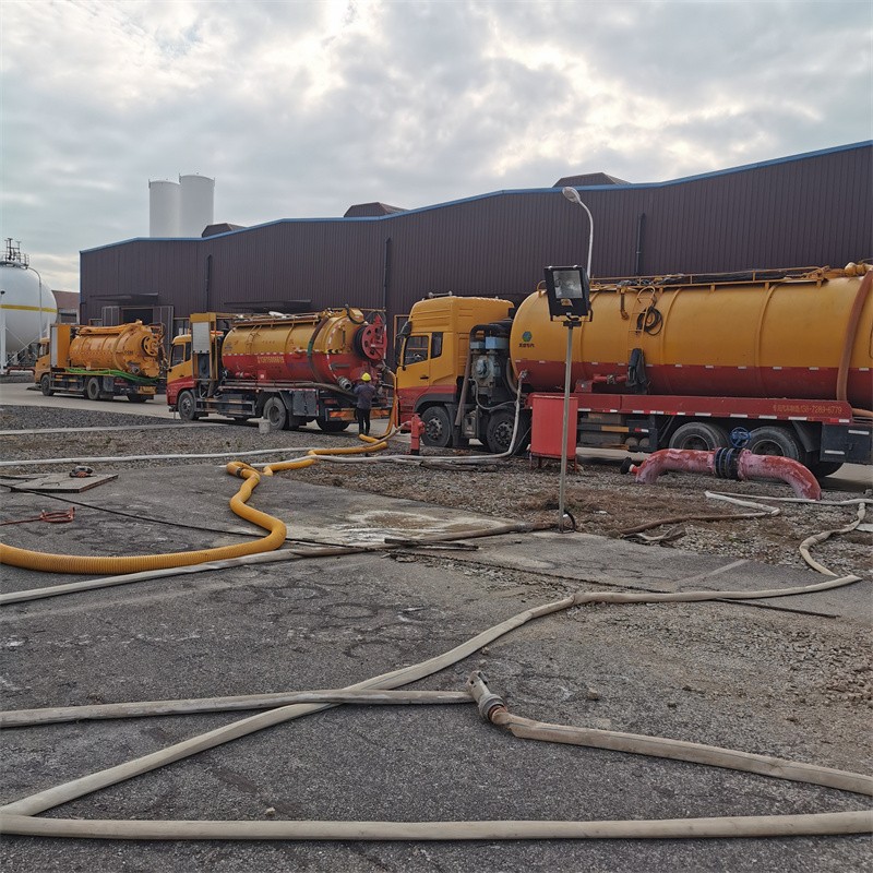 西城污水池清理